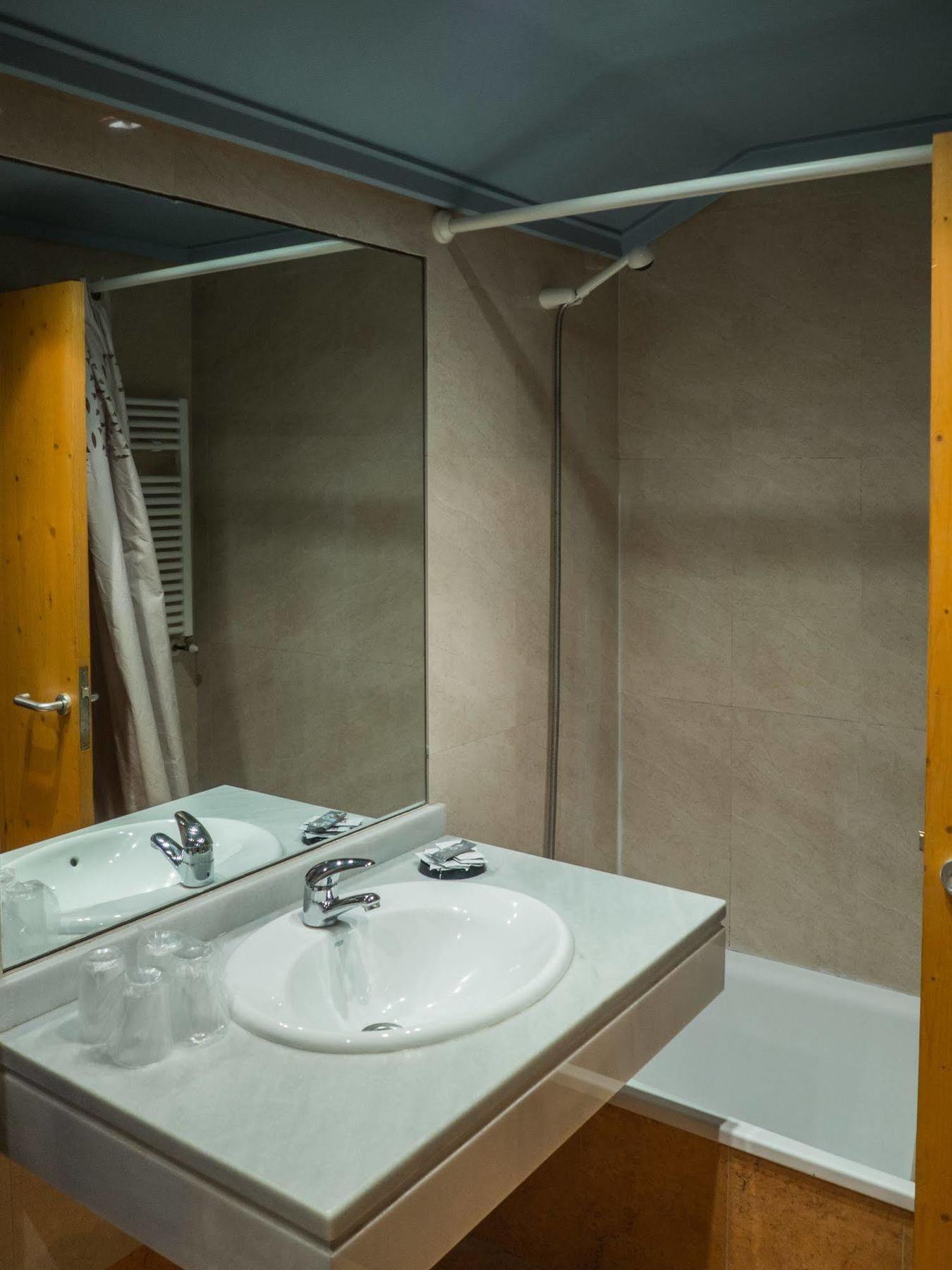 Hotel Bezana 3*